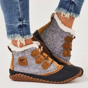 Sorel Out N About Plus Duck Boots Women 7 Snow Gray Felt Tan